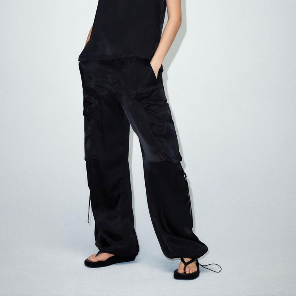 COPY - Zara Flowy Black Cargo Pants Size M NWT